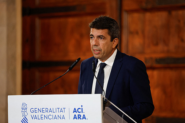 Šéf regionu Valencie rezignoval. Rok čelil kritice kvůli reakci na ničivé povodně