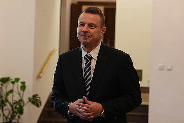 Turek velebící Hitlera a Rajchlovo porno. Obě „kauzy“ mají shodné rysy