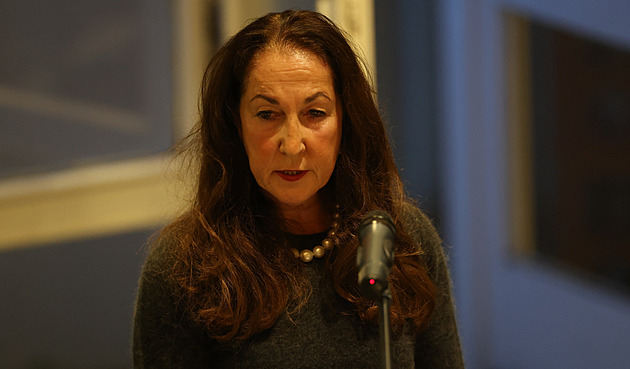 Dcera jí zasadila 13 bodných ran, přežila a nyní se ujala funkce starostky