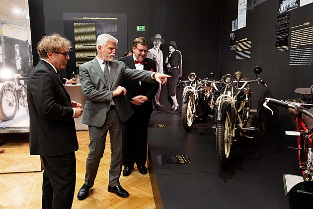 Národní technické muzeum v Praze vystavuje 30 motocykl� zna�ky...