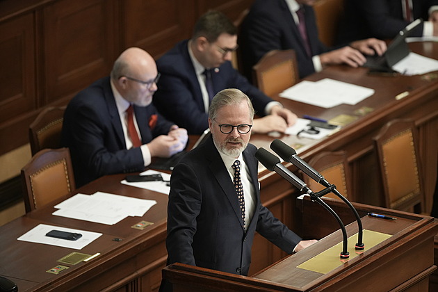 Vláda Petra Fialy podá demisi, Andrej Babiš chce mít novou do konce listopadu