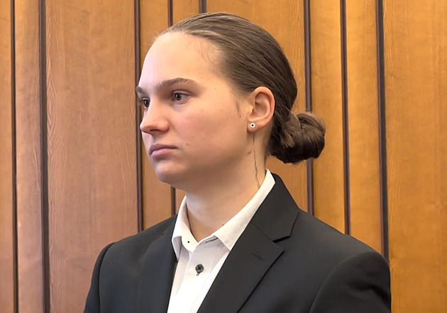 Ať rozhodne soud. Policistka smrtelnou nehodu nezpochybnila, vinu ale neuznala