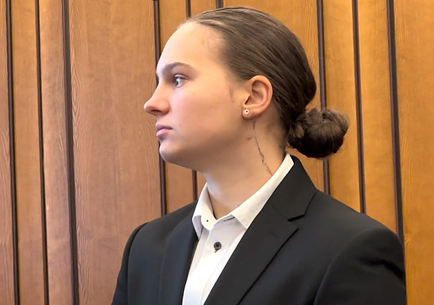 Za smrtelnou nehodu žádá žalobce pro policistku podmínku