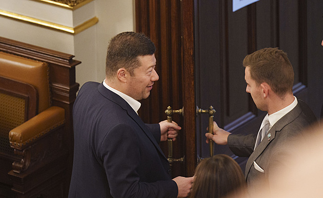 Sněmovní volba předsednictva nevěští změny móresů poslanců