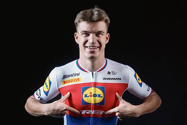 Spadl jsi? To nikoho nezajímá. Vacek o rybaření, penězích i startu na Tour