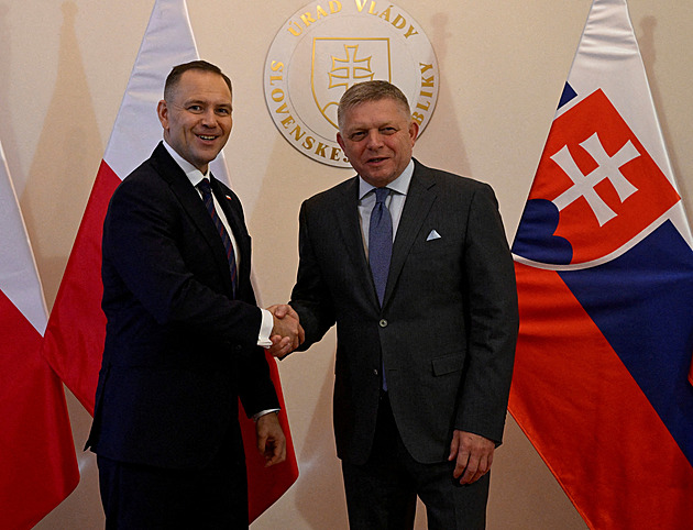 Kvůli nim přestala existovat V4, kritizoval Fico Fialovu vládu. Vzpomínal na Duku