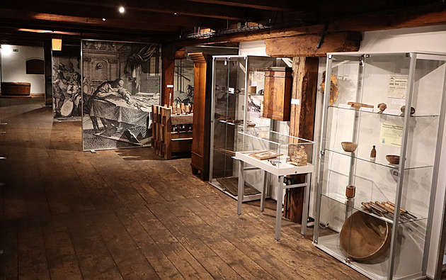 Chátrající sýpku ve Volyni přestavěli na multifunkční prostor s expozicí o dřevě