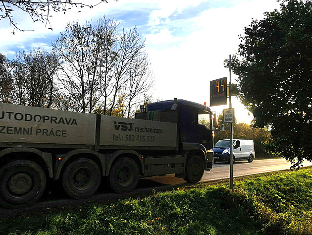 Roky byli �idi�i na vjezdu do Vysokého Mýta od Chocn� zvyklí pouze na...