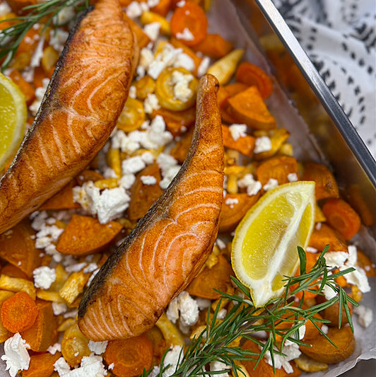 Zeleninový plech s lososem a feta sýrem podle Patrika Pavlíka