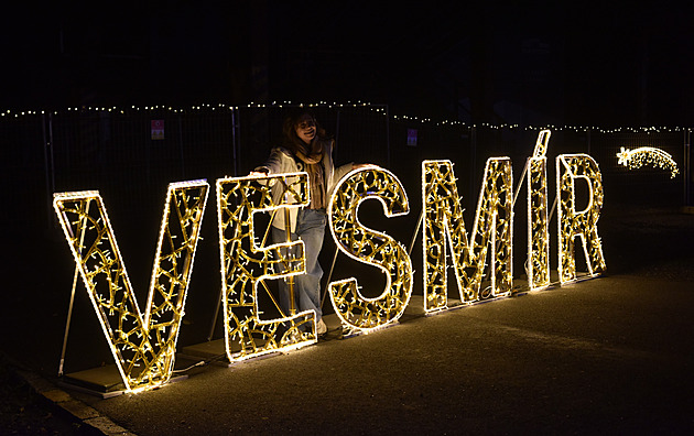 Pod pecemi Dolních Vítkovic září planety. Unikátní výstava zve do vesmíru