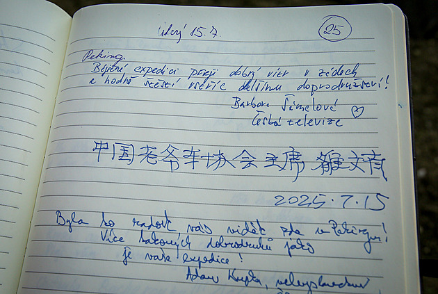 Šedesát let starou oktávií dojeli až na Expo. Čoudící veterány Japonce zaskočily