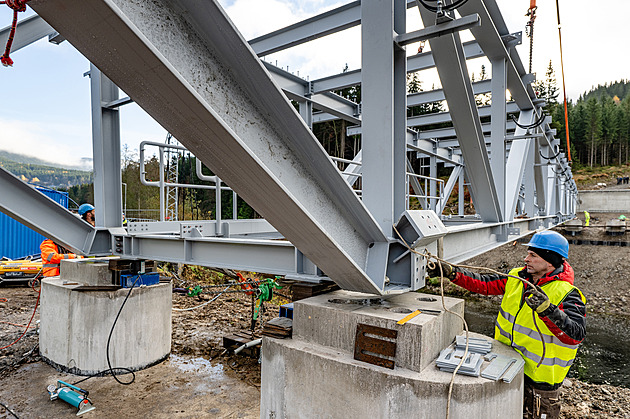 Skiareály v Krkonoších a Orlických horách nechtějí odradit, zdraží jen mírně