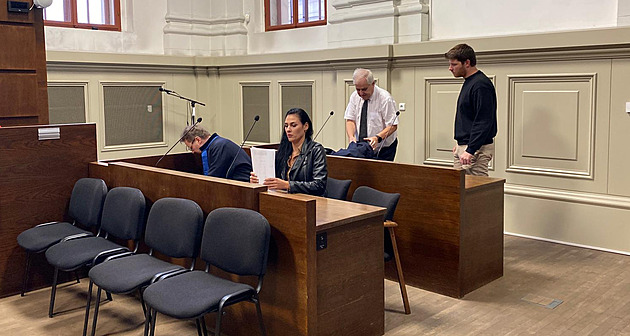 Psy měli vyhublé na kost, viní manžele. Měnili jsme krmivo kvůli penězům, hájí se