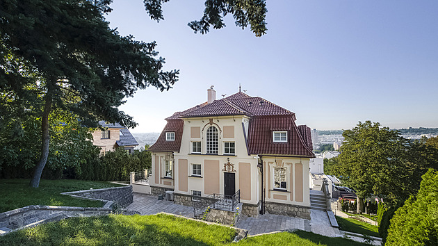 Dlabačova vila v Praze je na prodej za 69,5 milionu. Okouzlí nádherným výhledem