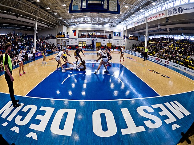 Kıskançlık Děčín – Ústí? Efsanenin kızı biz arkadaşız diyor