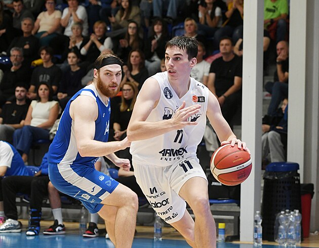 Basketbol: Děčínský Michal Grill nükleer fizik okuyor