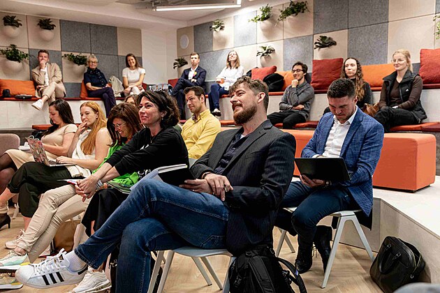 Mlad� lid� mohou zm�nit sv�t pohybem. FTVS UK spou�t� sout� pro inov�tory.