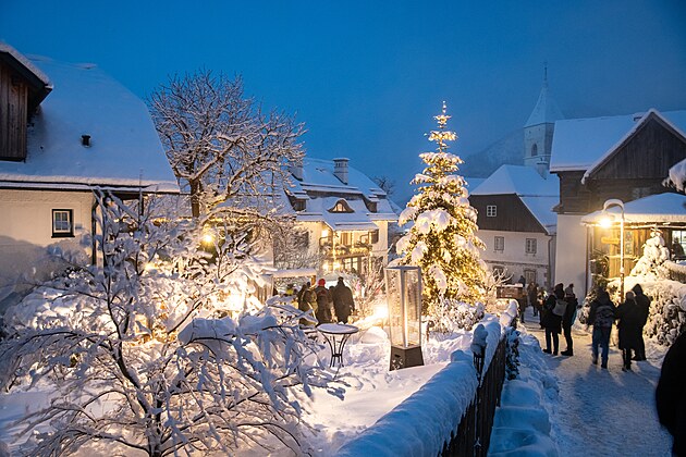 Romantick� m�ste�ko P�rgg se b�hem prvn�ch dvou adventn�ch v�kend� prom�n� v...