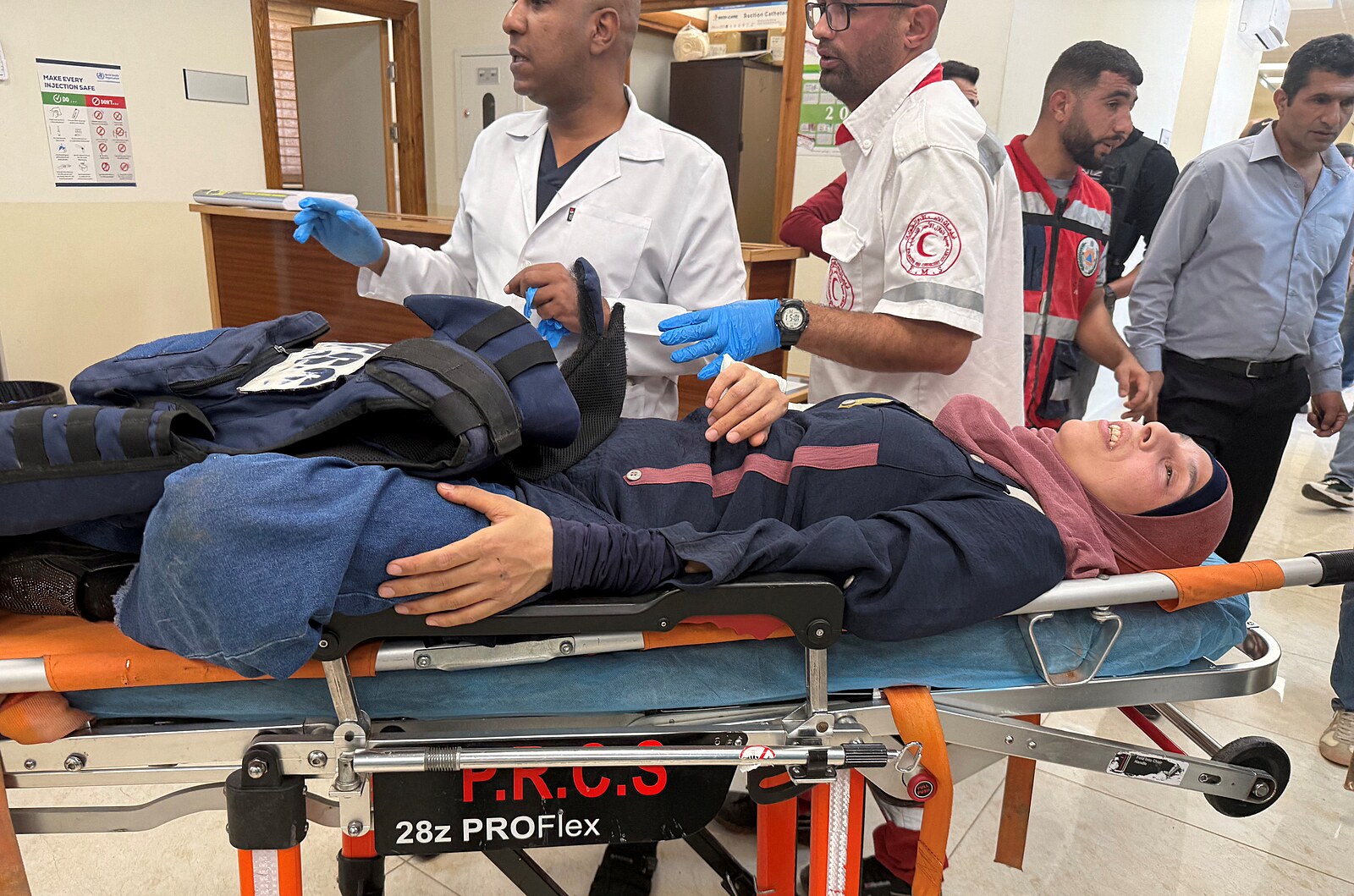 Izraelští osadníci napadli na Západním břehu Palestince. Házeli po nich i velké kameny