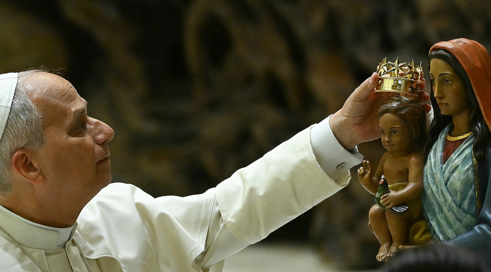 Ježíš zachránil lidstvo úplně sám, brojí Vatikán proti kultu Panny Marie