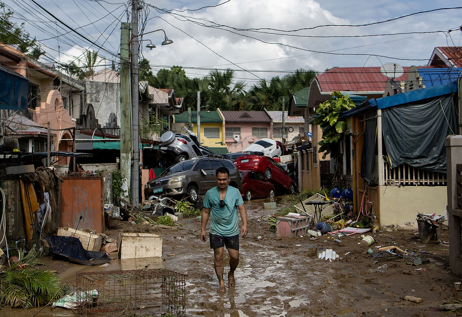 Tajfun Kalmaegi zdevastoval kus Filipín. Mrtvých je 85, desítky dalších se pohřešují