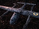 �lenové ukrajinské policie p�ipravují dron na frontové linii v Pokrovsku. (2....