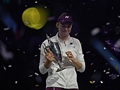 Jelena Rybakinová z Kazachstánu po triumfu na Turnaji mistry.