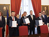 Lídi ANO, SPD a Motorist podepsali koaliní smlouvu a zveejnili programové...