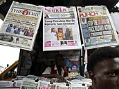 Den po hrozb. Nigerijská média informující o poselství Donalda Trumpa této...