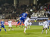 Daniel Vaulín hlavikuje v pokutovém území Noahu.