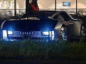 Futuristický koncept Kaiser pi natáení na Pobení ulici v Praze