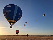 Festival horkovzduných balón na tuniském ostrov Derba (1. listopadu 2025)