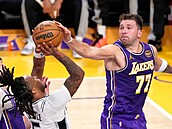 Stephon Castle ze San Antonio Spurs proti Los Angeles Lakers neuspl,...