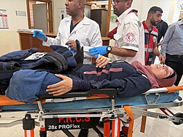 Izraeltí osadníci napadli skupinu palestinských vesnian, aktivist a...