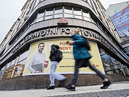 Policie zasahovala v budov Veobecné zdravotní pojiovny v Praze na...