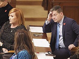 Volbou nového p�edsedy Sn�movny pokra�uje ustavující sch�ze dolní komory...