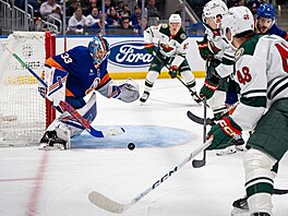 Brána Davida Ritticha v obleení hrá Minnesoty.