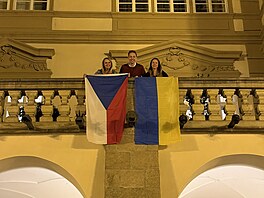 Podle p�edsedkyn� poslaneckého klubu Starost� Michaely �ebelové je vlajka...