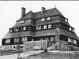 Po první sv�tové válce získal plán konkrétní podobu. Chata m�la nést jméno...