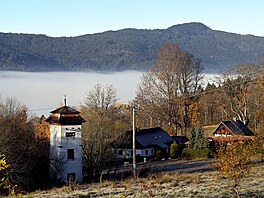Inverze na �umav�. Na snímku Velký Ostrý a údolí Úhlavy pohledem z Hojsovy...