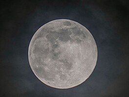 Pohled na superúpln�k z Neipyijta hlavního m�sta Myanmaru, d�íve známého jako...