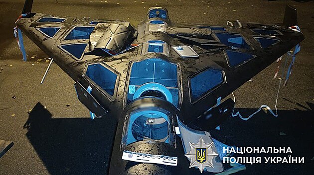 Řidič v Kyjevě vezl ruský dron na střeše auta. Chci ho předat muzeu, tvrdil policii