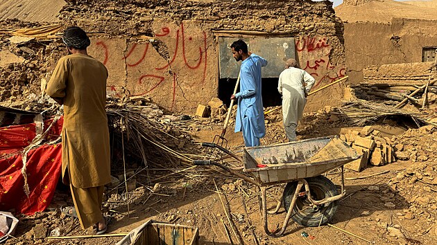 N�sledky zem�t�esen� na severu Afgh�nist�nu (3. listopadu 2025)