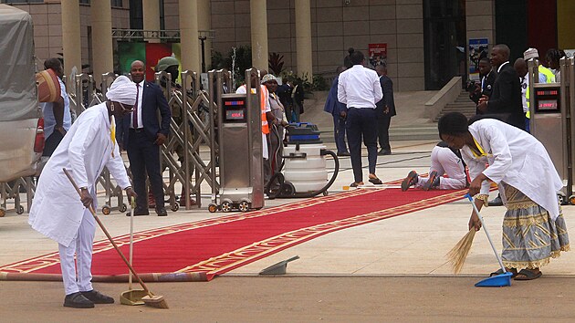V Kamerunu se konala prezidentsk� inaugurace Paula Biyi. (6. listopadu 2025)