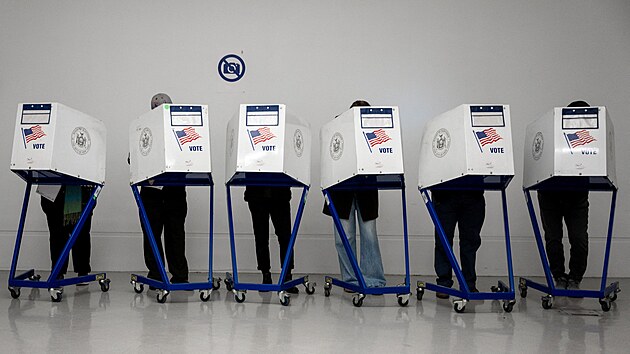 Obyvatel New Yorku vol novho starostu. (4. listopadu 2025)