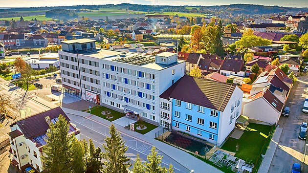 Deset let základní koly, kde poznávání baví