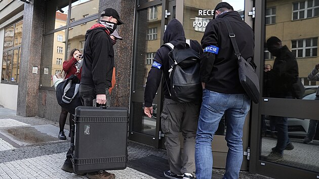 Policist zasahuj v budov VZP v Praze (3. listopadu 2025)