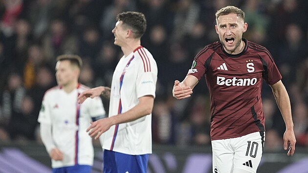 Jan Kuchta se zlob� v utk�n� s �enstochovou.