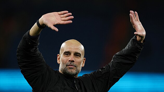Pep Guardiola m�v� fanou�k�m po v�t�zstv� nad Liverpoolem.