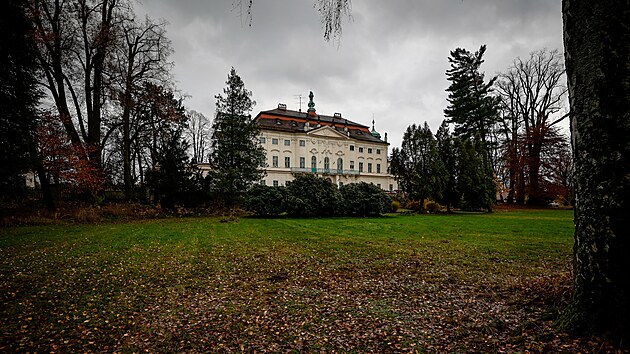 Poklad nevy��sliteln� hodnoty objevil spolek Lokace artefakt� na z�mku Nov� Falkenburk na Liberecku. (3. listopadu 2025)